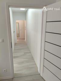 ARETÉ REAL - ZARIADENÝ 2-IZBOVÝ BYT S LODŽIOU AJ BALKÓNOM , ENERGIAMI A KTV, NITRA, VIKÁRSKA