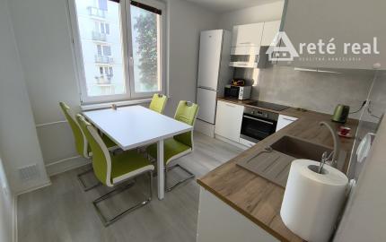 ARETÉ REAL - ZARIADENÝ 2-IZBOVÝ BYT S LODŽIOU AJ BALKÓNOM , ENERGIAMI A KTV, NITRA, VIKÁRSKA