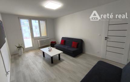 ARETÉ REAL - ZARIADENÝ 2-IZBOVÝ BYT S LODŽIOU AJ BALKÓNOM , ENERGIAMI A KTV, NITRA, VIKÁRSKA