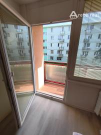 ARETÉ REAL - ZARIADENÝ 2-IZBOVÝ BYT S LODŽIOU AJ BALKÓNOM , ENERGIAMI A KTV, NITRA, VIKÁRSKA