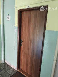 ARETÉ REAL - ZARIADENÝ 2-IZBOVÝ BYT S LODŽIOU AJ BALKÓNOM , ENERGIAMI A KTV, NITRA, VIKÁRSKA