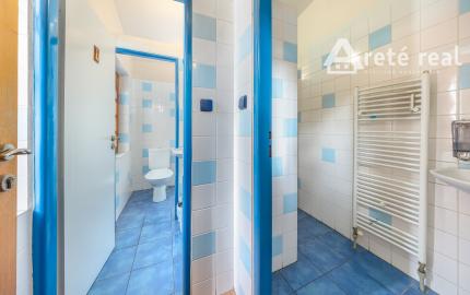 ARETÉ REAL – PREDAJ BUDOVY NA ŠPORTOVÉ A REKREAČNÉ ÚČELY S TROMA CHATKAMI, MODRA, HARMÓNIA