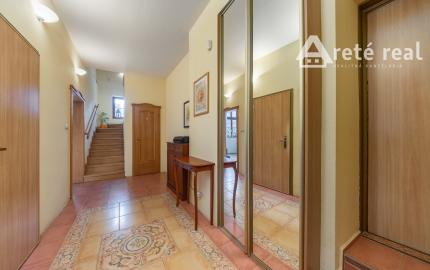 ARETÉ REAL – PREDAJ BUDOVY NA ŠPORTOVÉ A REKREAČNÉ ÚČELY S TROMA CHATKAMI, MODRA, HARMÓNIA