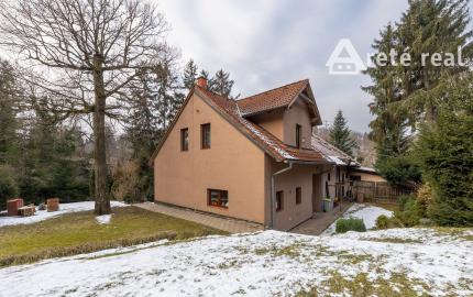 ARETÉ REAL – PREDAJ BUDOVY NA ŠPORTOVÉ A REKREAČNÉ ÚČELY S TROMA CHATKAMI, MODRA, HARMÓNIA