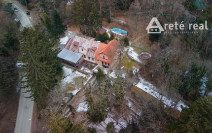 ARETÉ REAL – PREDAJ BUDOVY NA ŠPORTOVÉ A REKREAČNÉ ÚČELY S TROMA CHATKAMI, MODRA, HARMÓNIA