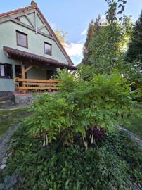 Areté real, Predaj dvojpodlažného rodinného domu s terasou, garážou a krásnou záhradou v blízkosti centra Pezinka, ul. Senecká