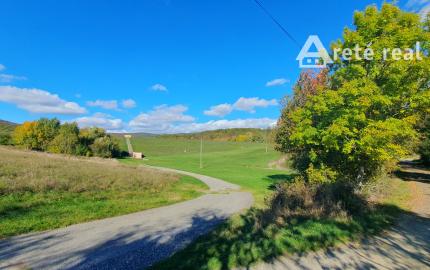 Areté real- Predaj pozemku 716m2 s možnosťou výstavby chaty.