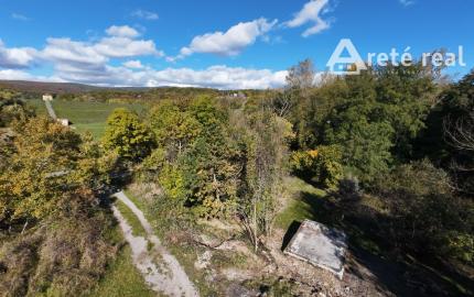 Areté real- Predaj pozemku 716m2 s možnosťou výstavby chaty.