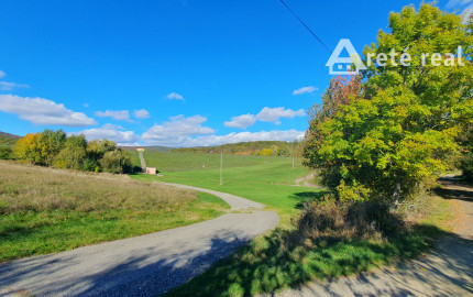 Areté real- Predaj pozemku 716m2 s možnosťou výstavby chaty.