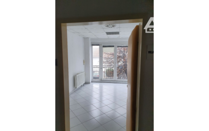 Areté real- Prenájom kancelárie s balkónom v centre Senca