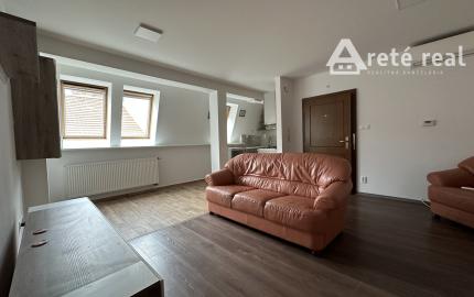 ARETÉ REAL – PREDAJ 4-IZBOVÉHO MEZONETOVÉHO BYTU S PARKOVANÍM, ZÁHRADKOU V CENTRE MESTA, PEZINOK, HOLUBYHO