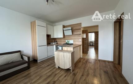 ARETÉ REAL – PRENÁJOM ZARIADENÉHO 3-IZBOVÉHO BYTU S PARKOVANÍM, ENERGIAMI AJ INTERNETOM, PEZINOK, LACA NOVOMESKÉHO