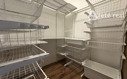 ARETÉ REAL – PRENÁJOM ZARIADENÉHO 3-IZBOVÉHO BYTU S PARKOVANÍM, ENERGIAMI AJ INTERNETOM, PEZINOK, LACA NOVOMESKÉHO