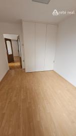 ARETÉ REAL- Predaj 4 izbového rodinného domu vo Svätom Jure, Bratislavská ulica. Kúpou voľný.