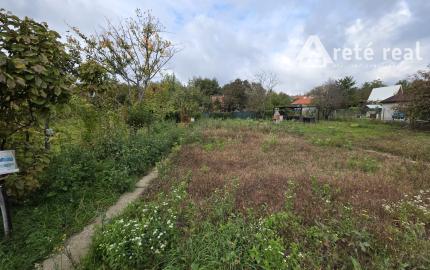 Areté real, Predaj pozemku v záhradkárskej lokalite vhodného na stavbu záhradnej chaty v krásnom prostredí, Krížna ul. Pezinok