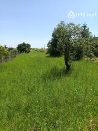 Areté real- Ponúkame na  predaj rodinný dom v tichej časti Častej – ideálne na rekonštrukciu alebo novú výstavbu