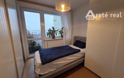 Areté real - Predaj slnečného tehlového 3-izbového bytu s 2 loggiami a s nádherným výhľadom, Trnavská ul., Pezinok