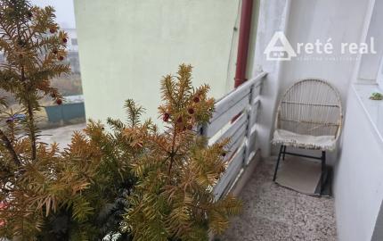 Areté real - Predaj slnečného tehlového 3-izbového bytu s 2 loggiami a s nádherným výhľadom, Trnavská ul., Pezinok