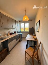 Areté real - Predaj slnečného tehlového 3-izbového bytu s 2 loggiami a s nádherným výhľadom, Trnavská ul., Pezinok