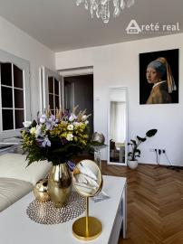 ARETÉ REAL- PREDAJ TEHLOVÉHO 2IZB.BYTU V PEZINKU, CENTRUM, SLNEČNÝ S LOGGIOU A MUROVANOU PIVNICOU