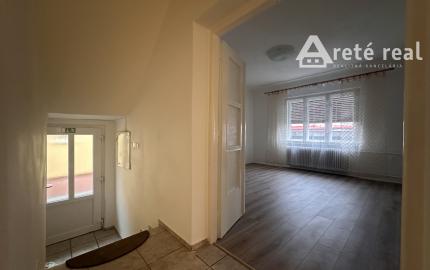 ARETÉ REAL - PRENÁJOM RODINNÉHO DOMU S GARÁŽOU V CENTRE, PEZINOK, TRNAVSKÁ