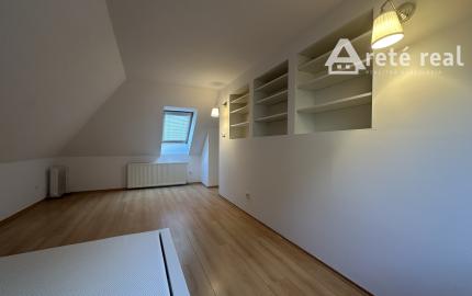 ARETÉ REAL – DOM ALEBO CHATU VHODNÚ AJ NA CELOROČNÉ BÝVANIE, PEZINOK, STUPY