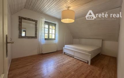 ARETÉ REAL – DOM ALEBO CHATU VHODNÚ AJ NA CELOROČNÉ BÝVANIE, PEZINOK, STUPY