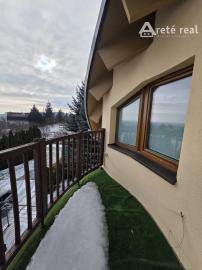 Areté real - Predaj výborne dispozične riešeného 5-izbového rodinného domu s garážou a rozľahlým pozemkom s panoramatickým výhľadom v Limbachu