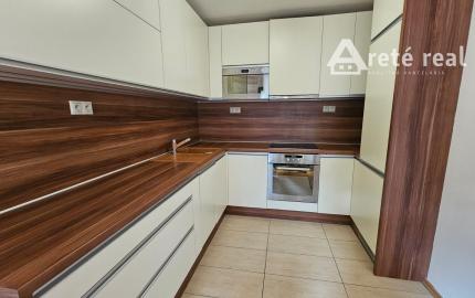 ARETÉ REAL- Predaj zaujímavého 4 izb. rodinného domu vo Svätom Jure, pekný, priestranný s výmerou 139m2, Bratislavská ulica. Kúpou voľný.