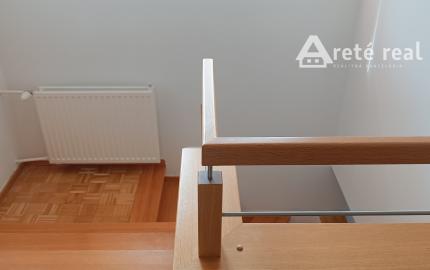 ARETÉ REAL- Predaj zaujímavého 4 izb. rodinného domu vo Svätom Jure, pekný, priestranný s výmerou 139m2, Bratislavská ulica. Kúpou voľný.