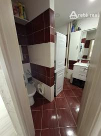 ARETÉ REAL-Ponúkame na predaj tehlový 2 izbový byt po rekonštrukcii, slnečný s loggiou, murovanou pivnicou v dedinke Šenkvice