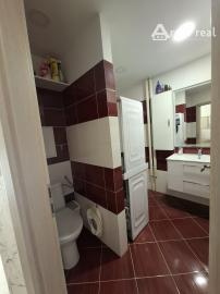 ARETÉ REAL-Ponúkame na predaj tehlový 2 izbový byt po rekonštrukcii, slnečný s loggiou, murovanou pivnicou v dedinke Šenkvice