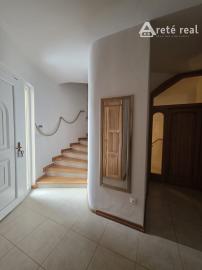 Areté real - Predaj nadštandardného rodinného domu s unikátnym projektom modernizácie a rozšírenia na rozľahlom pozemku s panoramatickým výhľadom v Limbachu