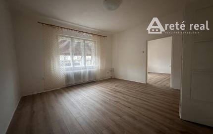ARETÉ REAL - PRENÁJOM RODINNÉHO DOMU S GARÁŽOU V CENTRE, PEZINOK, TRNAVSKÁ