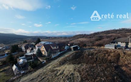 ARETÉ REAL - PREDAJ 1395 m2 STAVEBNÉHO POZEMKU S FAMÓZNYM VÝHĽADOM, PEZINOK, VINICE