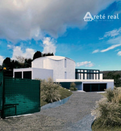 Areté real - Predaj nadštandardného rodinného domu s unikátnym projektom modernizácie a rozšírenia na rozľahlom pozemku s panoramatickým výhľadom v Limbachu