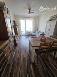 Areté real- Predaj výborne riešeného 2-izbového bytu s balkónom s pekným výhľadom v dobrej lokalite, ul. Jégého, Bratislava