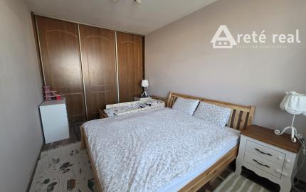 Areté real- Predaj výborne riešeného 2-izbového bytu s balkónom s pekným výhľadom v dobrej lokalite, ul. Jégého, Bratislava