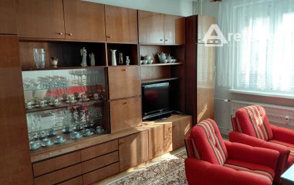 Areté real-prenájom slnečného 1izb. bytu s loggiou, pivnicou v Pezinku na sídlisku Sever