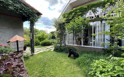 ARETÉ REAL - BÝVANIE S PODNIKANÍM V CENTRE PEZINKA, JESENSKÉHO A HOLUBYHO