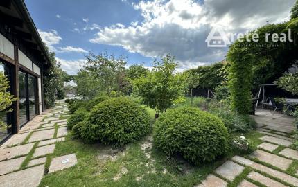 ARETÉ REAL - BÝVANIE S PODNIKANÍM V CENTRE PEZINKA, JESENSKÉHO A HOLUBYHO