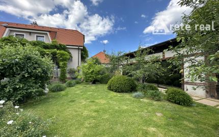 ARETÉ REAL - BÝVANIE S PODNIKANÍM V CENTRE PEZINKA, JESENSKÉHO A HOLUBYHO