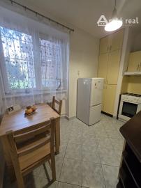 Areté real - Prenájom útulného 1- izbového tehlového bytu vo výbornej lokalite v širšom centre Pezinka, ul. Za hradbami