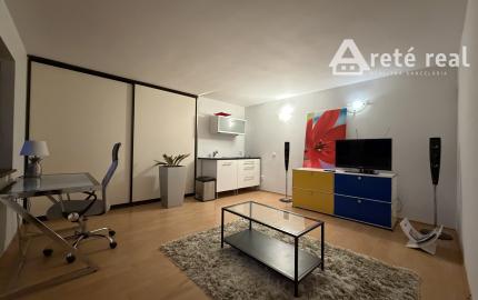 ARETÉ REAL - PRENÁJOM 25m2 KOMERČNÉHO PRIESTORU V CENTRE PEZINKA, M.R. ŠTEFÁNIKA
