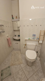 Areté real- Predaj výborne dispozične riešeného 4-izbového bytu s garážou v dobrej lokalite, ul. Silvánova, Pezinok