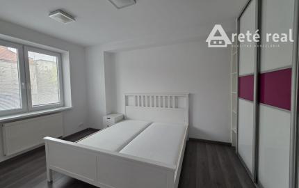 Areté real - Prenájom veľmi pekného 2-izbového bytu s parkovacím miestom v centre Pezinka, ul. Šancová