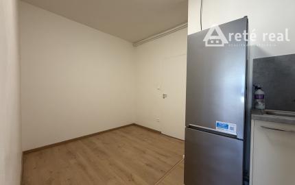 ARETÉ REAL – PRENÁJOM PRIESTRANNÉHO 3-IZBOVÉHO BYTU S PARKOVANÍM, SENEC, NÁM. 1. MÁJA