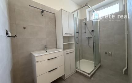 ARETÉ REAL – PRENÁJOM PRIESTRANNÉHO 3-IZBOVÉHO BYTU S PARKOVANÍM, SENEC, NÁM. 1. MÁJA