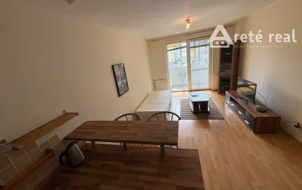 Areté real - Prenájom garsónky s veľkorysou výmerou a preskleným balkónom v novostavbe na Pezinskej ulici v Senci s rýchlym napojením na BA