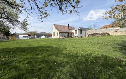 ARETÉ REAL – PREDAJ 3-IZBOVÉHO RODINNÉHO DOMU NA NÁDHERNOM POZEMKU, BOROVÁ